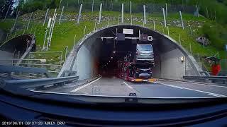 Fahrt durch den Schweizer Gotthardtunnel / Driving through the suisse Gotthard tunnel