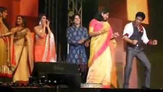 Shah Rukh Khan dancing live onstage at June 2011 Wedding in India with audience member