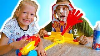 ПАПУ НЕ ПОЗВАЛИ ИГРАТЬ в Новый Пирог в Лицо или PIE FACE CANNON CHALLENGE  Челлендж от Family Box