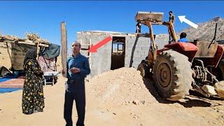 Mother's resistance against the unfaithful husband: bringing a tractor for the roof of the house