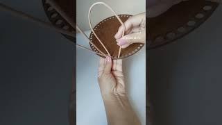 Оплетание фанерного дна. #плетениеизбумажнойлозы #творчество #handmade #плетение #бумажнаялоза