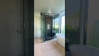 Experience luxury in every corner of the villa at Botanica Modern Loft II.