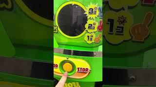 Pringles MACHINE! 1.36 dollars per play. Get to 3 cans!!!!! #arcade #clawmachine #Pringles