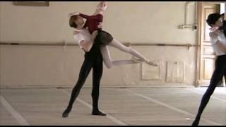 Vaganova Academy Duet class, filmed in 2000  Teacher - Vadim Desnitsky