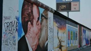 BERLIN WALL, EAST SIDE GALLERY -  PINK FLOYD - Another Brick in the Wall