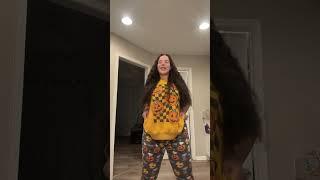 Curly haired teen flawless twerk Vibe video(must watch)
