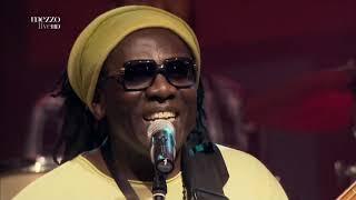 Richard Bona - Bisso Baba (Live Jazz TM Festival 2013)