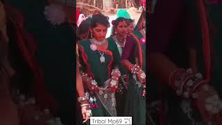 Ekhli dekhin nakhra kore #tribalculture #tribaldance #aadivasi #aadiwood #anilpiplaj