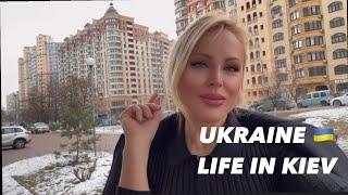 Ukraine  LIFE IN KIEV, March 3, 2025. The Streets of Kiev, Ukraine. Streets Scenes.