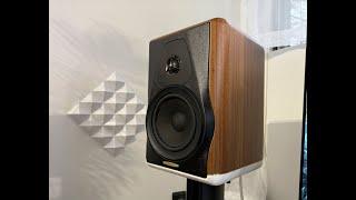 Sonus Faber Electa Amator III powered by Naim