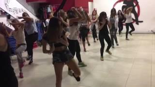 ACADEMIA PUNTO BAILA HIP HOP