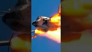 Русский летчик смог геройски посадить самолет, несмотря на возможность катапульт
