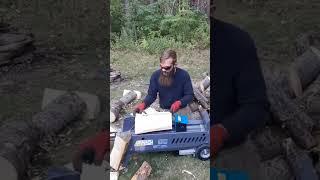 electric log splitter #splittingfirewood #electriclogsplitter #logsplitter #firewood