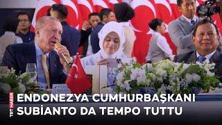 Cumhurbaşkanı Erdoğan Endonezya'da mehter marşına eşlik etti