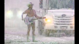 ClothesFree.com - Naked Cowboy Performs in Times Square Blizzard