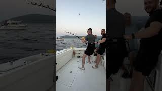 Tuna is pushing big guy ! #bigfish #bigtuna #bigtunafishcuttingskills