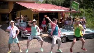 "QUI A LES PLUS GROSSES MARACAS" - MUCHAS MARACAS -HOT FEVER