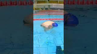 Как побороть страх воды НАВСЕГДА. Часть - 7 #born4swim #школаплавания #shorts #страхводы