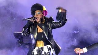 LAURYN HILL EMOTIONAL ROBERTA FLACK TRIBUTE & REKINDLES RELATIONSHIP w/ WYCLEF JEAN!