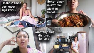 Aikedin montu bhal lagi thoka nai / Nijor hatere bonai khai swad napou / Mutton bonalu simple ke