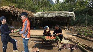 Orphan boy-Cooked sticky rice with his grandmother to sell and pounded cakes to eat together happily