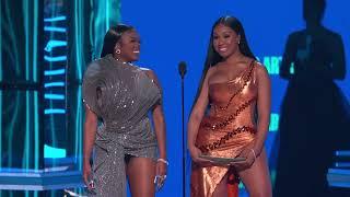 City Girls Present Top R&B Artist - BBMAs 2022