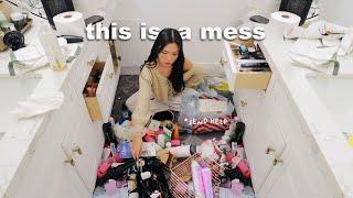 EXTREME bathroom organization & declutter (day 7 of becoming a clean girl)