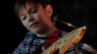 Вова Черноклинов / Vladimir Сhernoklinov (11 y.o.) ПАМЯТИ Gary Moore "The Loner"