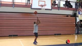 Jashaun Agosto 5'9 Turns Heads with a Reverse Dunk