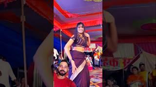 Priya Suhani stage show