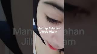 Belahan Jilbab Hitam Bikin Pengen