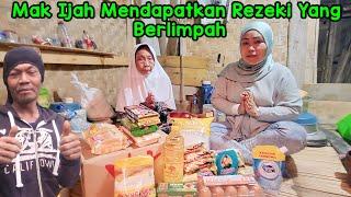 Dari Kampung Wiru Menuju Rumah Mak Ijah Bersama Pa Rt Dede Mengantarkan Amanah Buat Mak Ijah