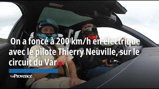 On a foncé à 200 km/h en électrique avec le pilote Thierry Neuville, sur le circuit du Var