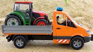 Looking for Broken Tractor - Tractor Dump Truck Toys Funny Stories - BIBO STUDIO