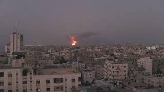 Strikes on Gaza City on the 16th day of the war between Israel and Hamas   AFP