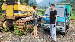 Genius Girl. Repair and restart DAIHATSU car. Maintain and clean engine after many years of disuse