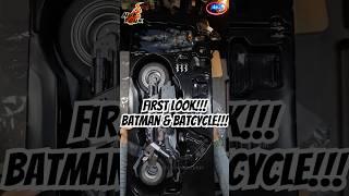 *FIRST LOOK* Hot Toys Batman & Batcycle [ASMR Quick Unboxing]