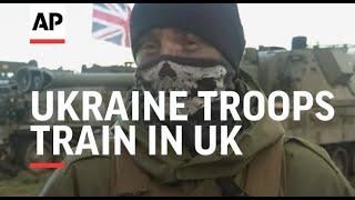 Ukraine troops train in UK to use AS-90 artillery