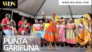 Jóvenes garífunas bailando Punta #honduras #garifuna