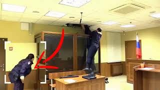 Russian Man Tries to Escape from Court