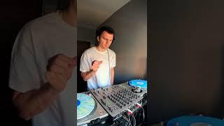 LISTEN THIS#housemusic #djlife #mixing #vinyl #technics #medrink