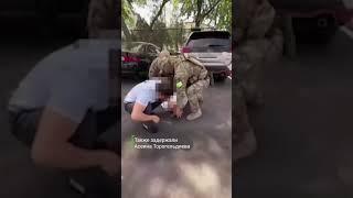 Сотрудники ГКНБ задержали трех человек по подозрению в вымогательстве