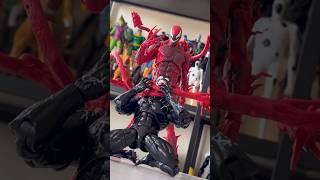 Quick poses with the new Carnage! #spiderman #venom #carnage #pose #actionfigures #marvel #toys