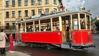 По улицам "Слона" водили! Парад ретро-трамваев в Санкт-Петербурге