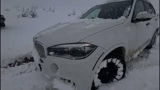 BMW X5 in Snow