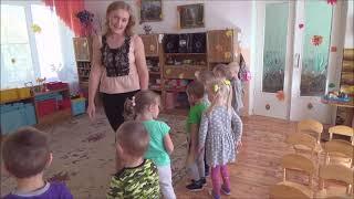 Занятие по конструированию в средней группе "Строим деревню"; воспитаель: Казакова А. Е.