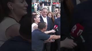 Özgür Özel’den yerel gazeteciye: Gel Manisalı çekinme, bu meşhurlar gider sen kalırsın #shorts