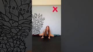 Middle Split Easy Tutorial #stretching #gymnast #flexibility #funny #homeworkout #tips #yoga