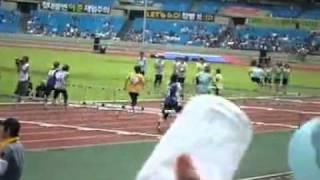 [fancam] 110827 Idol Sports Day - Kyuhyun 110m hurdles (He got 3rd place!)