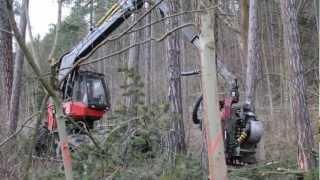 Big red Monster - Valmet 941 Harvester